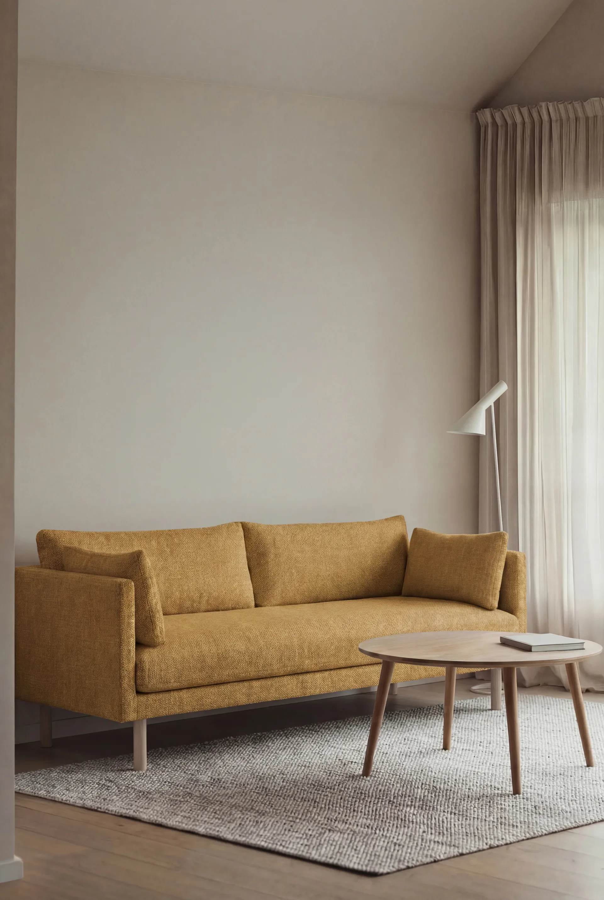 Linnevik sofa, Luiza Mustard 3972-white-oiled oak, 3-seater 1898