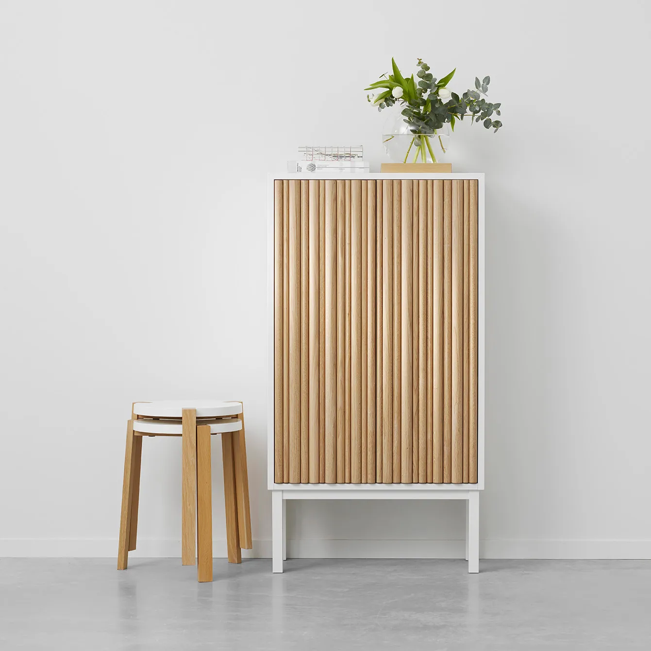 Collect cabinet 2013 oak, White leg A2