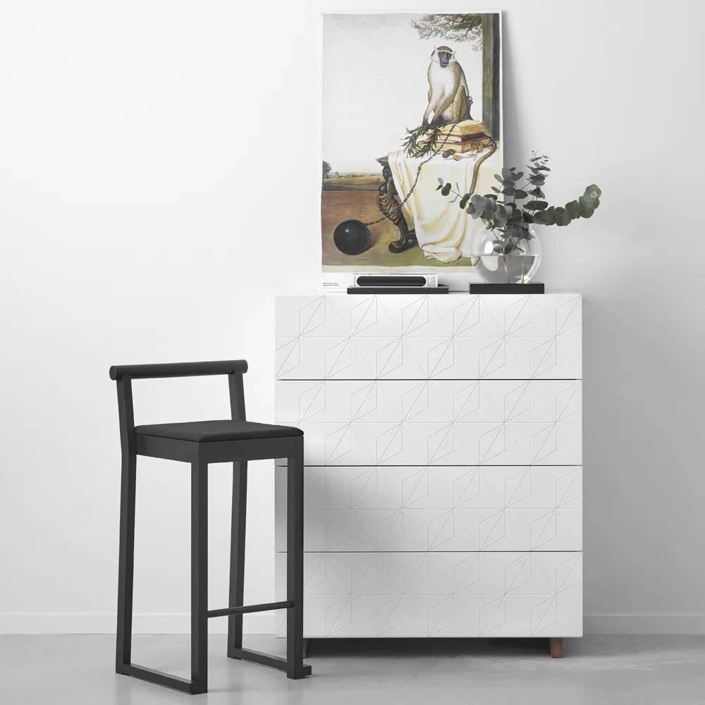 Stars dresser, White, oiled oak legs A2