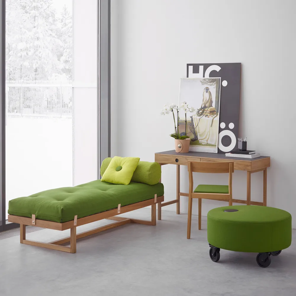 Stay day bed, Fabric green. body in oiled oak A2