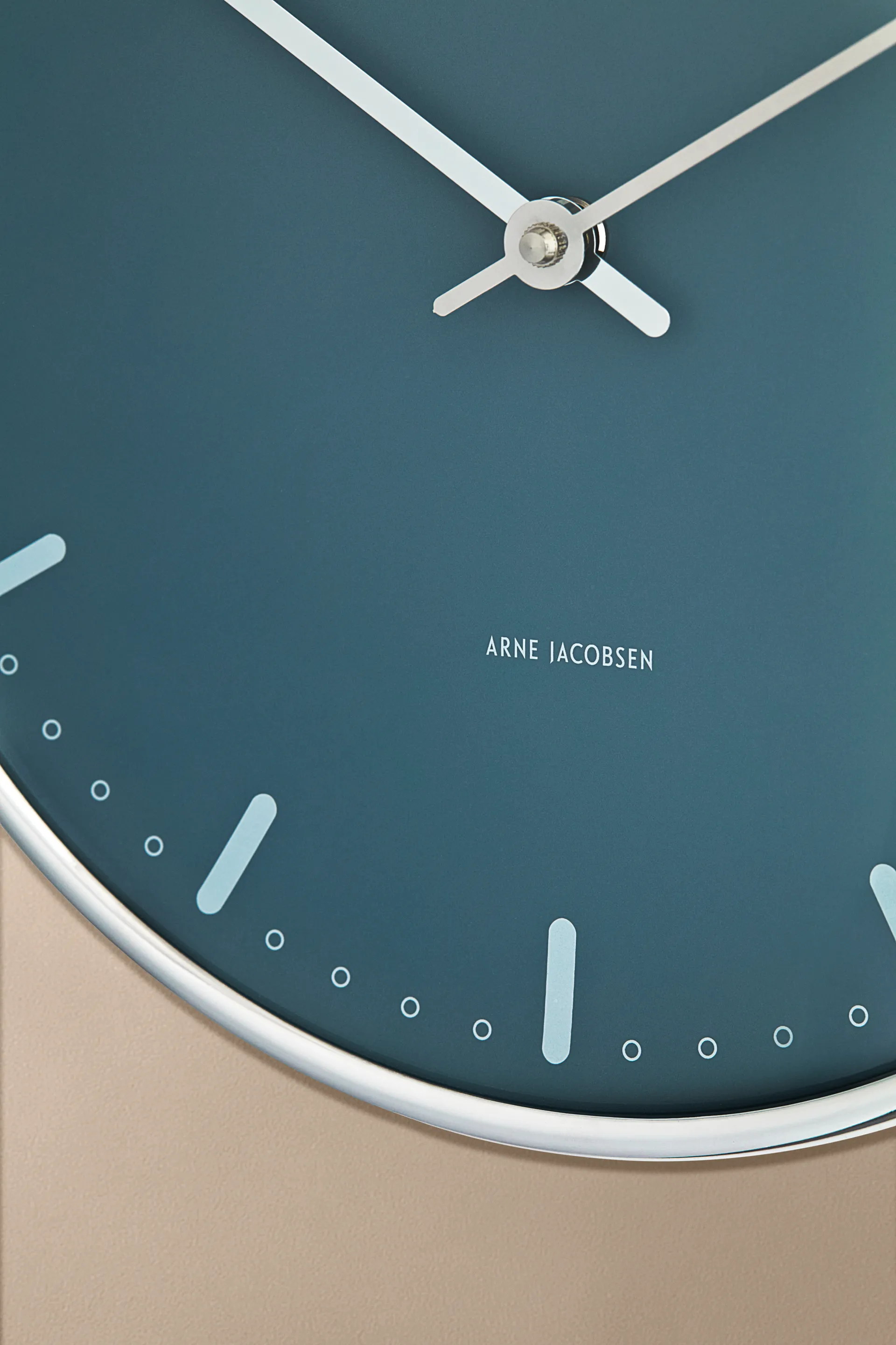 Arne Jacobsen City Hall, Blue, Ø29 cm Arne Jacobsen Clocks