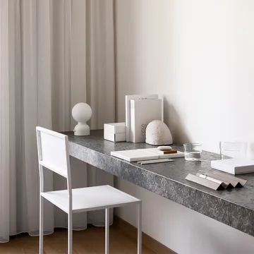 Pluggie table lamp - Black, opal glass - Ateljé Lyktan
