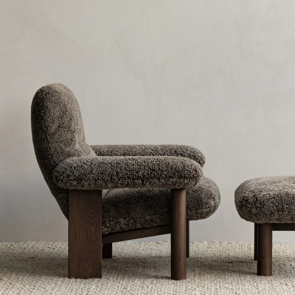 Brasilia footstool, Sheepskin root brown-walnut Audo Copenhagen