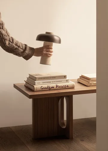 Reverse portable table lamp 24,5 cm - Travertine-bronzed aluminium - Audo Copenhagen