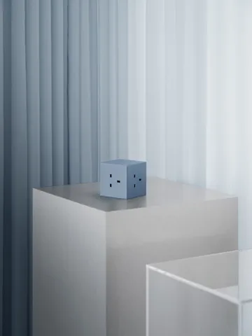 Square 1 UK power strip USB-C 30W 1.8 m - Shark Blue - Avolt
