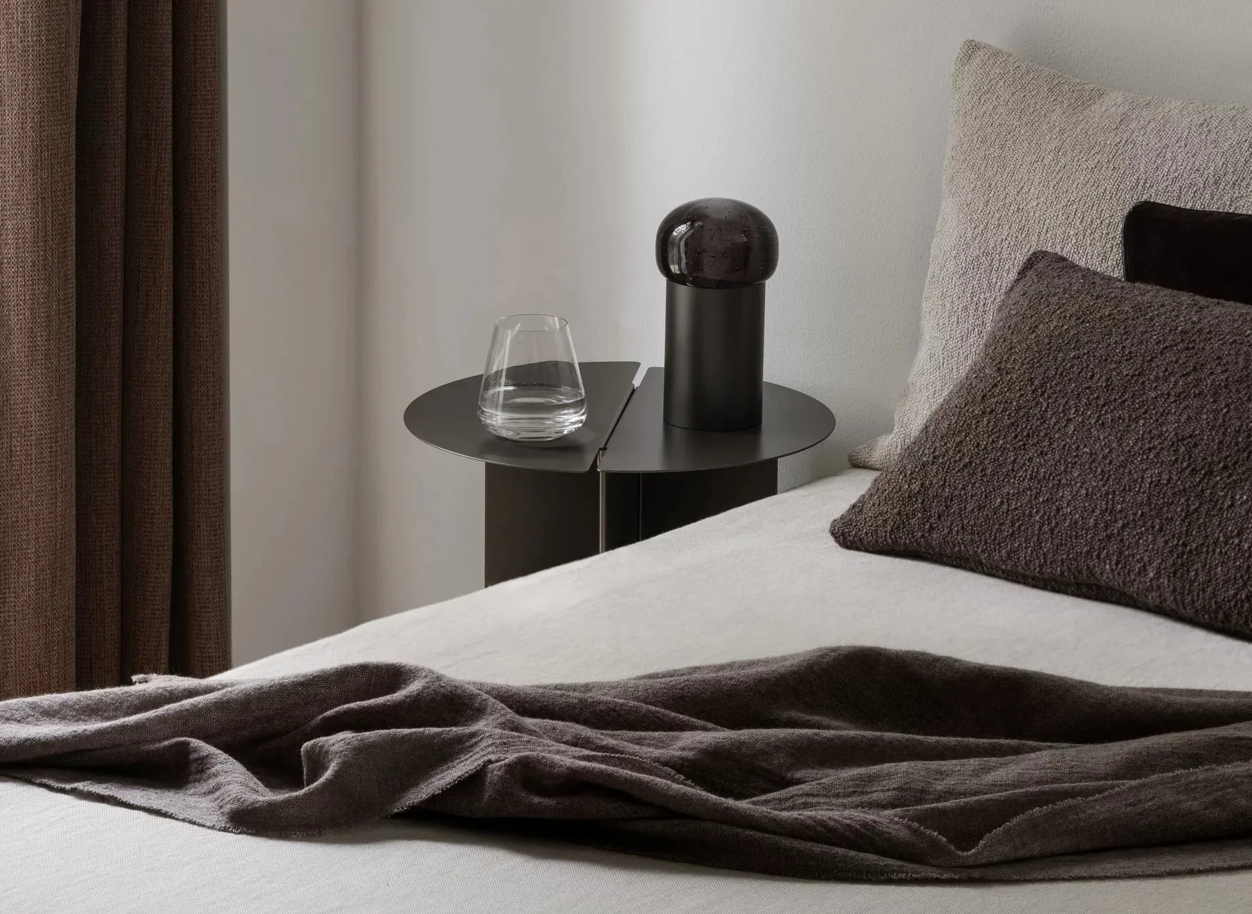 Iris LED lamp 18 cm, Gun metal blomus