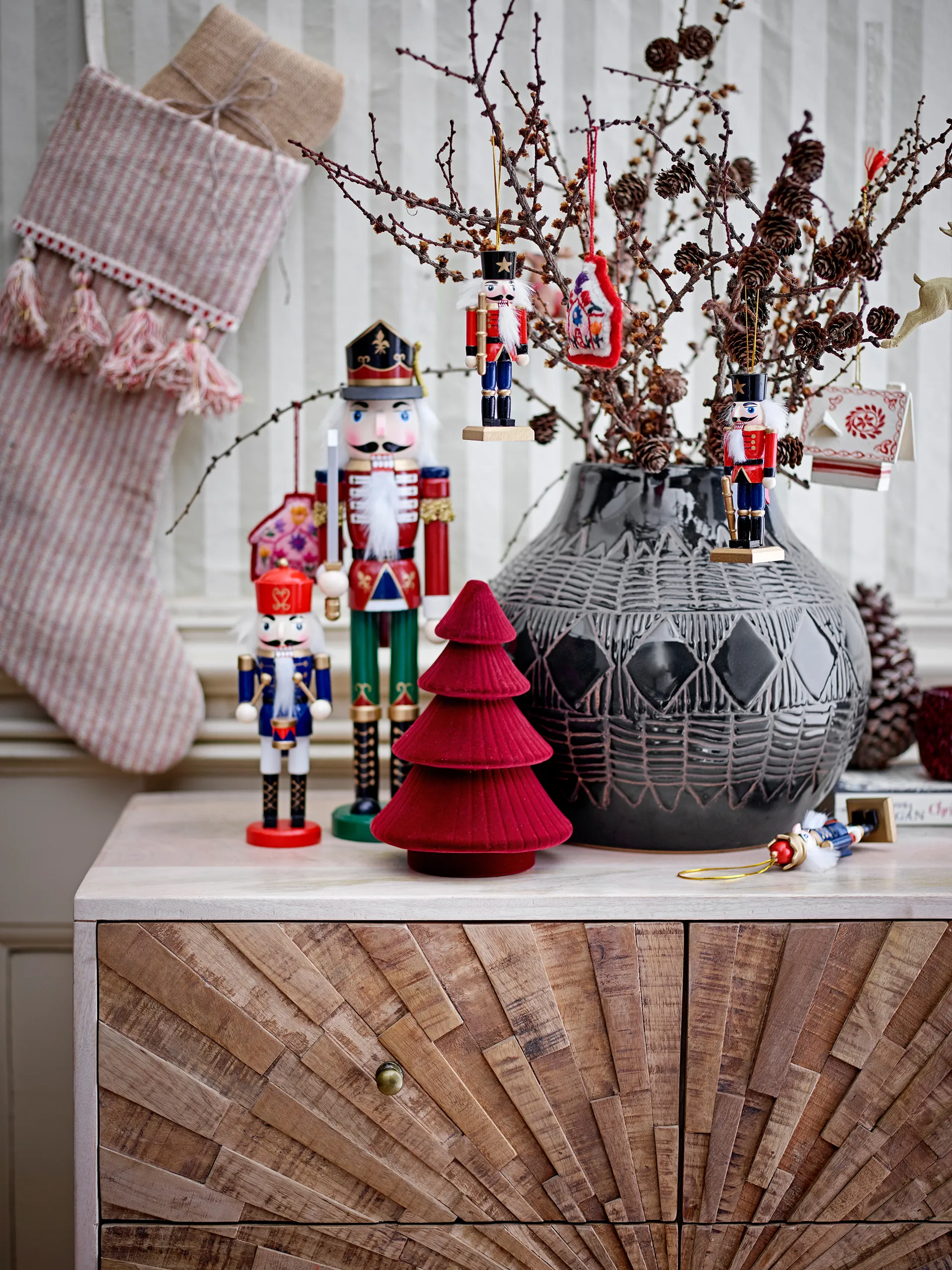 Darren nut cracker decoration 20.5 cm 2 pieces, Red Bloomingville