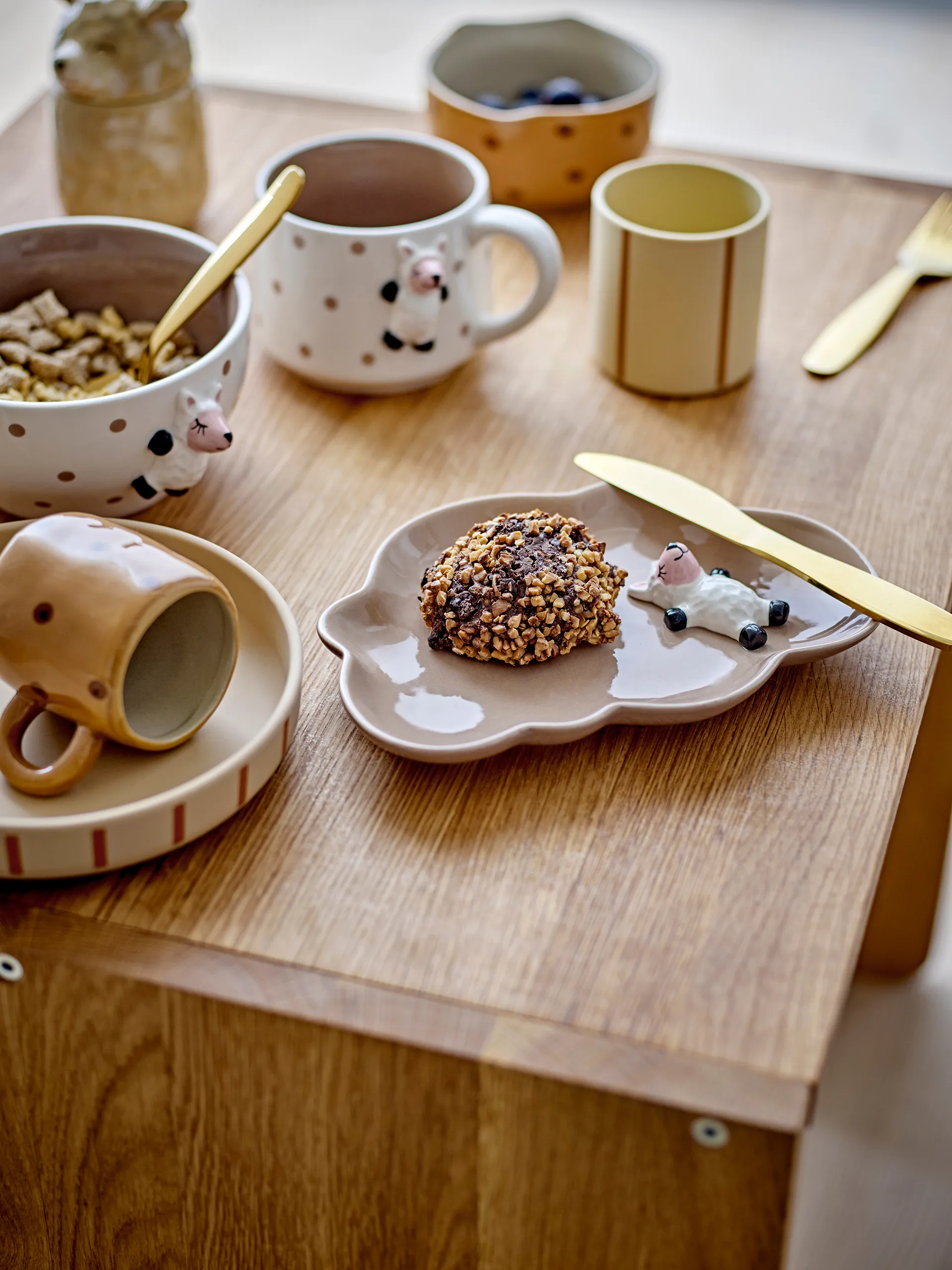 Dolly bowl 61.5 cl, Brown Bloomingville