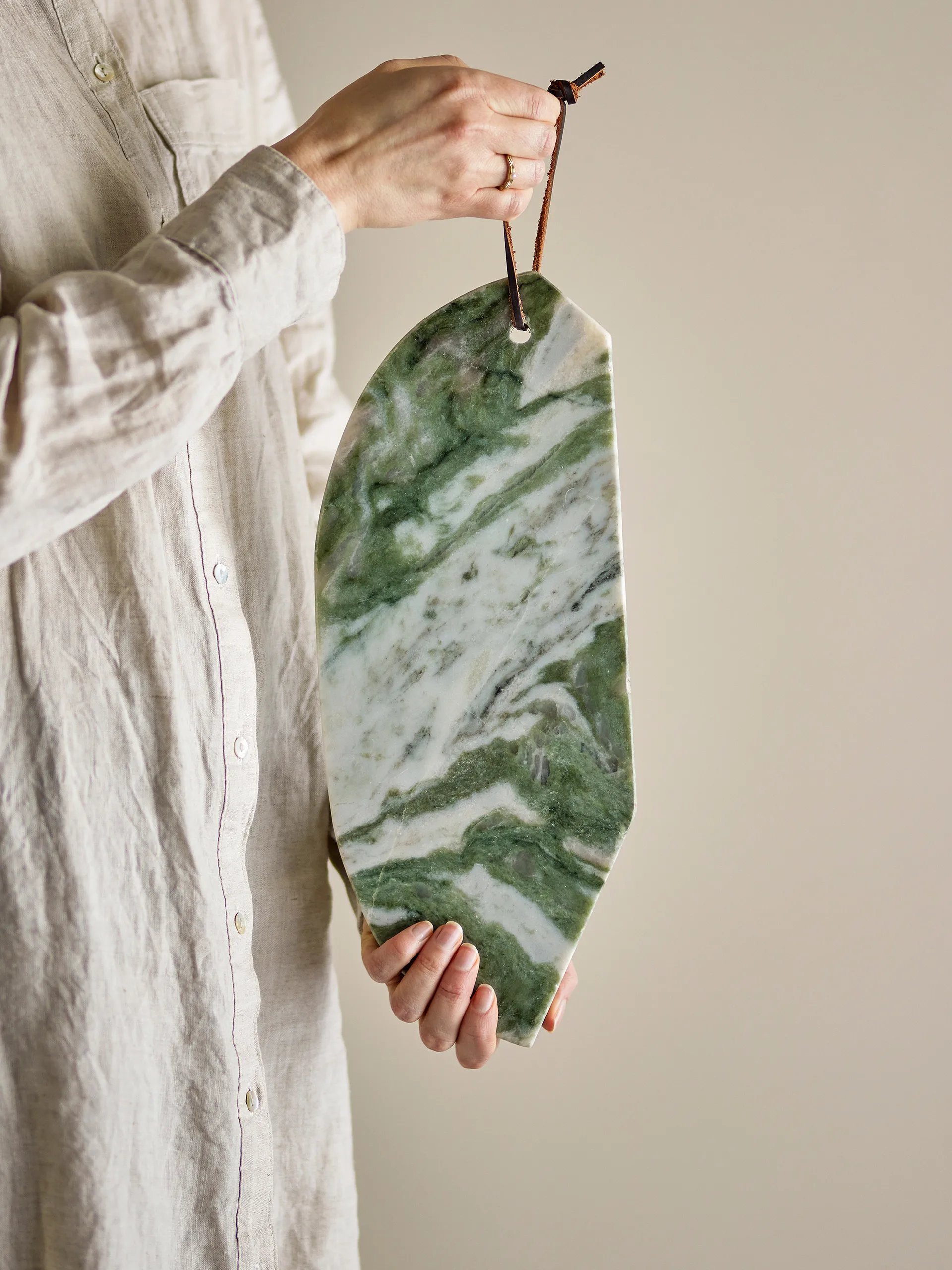 Ziggy cutting board 15x38 cm, Green marble Bloomingville