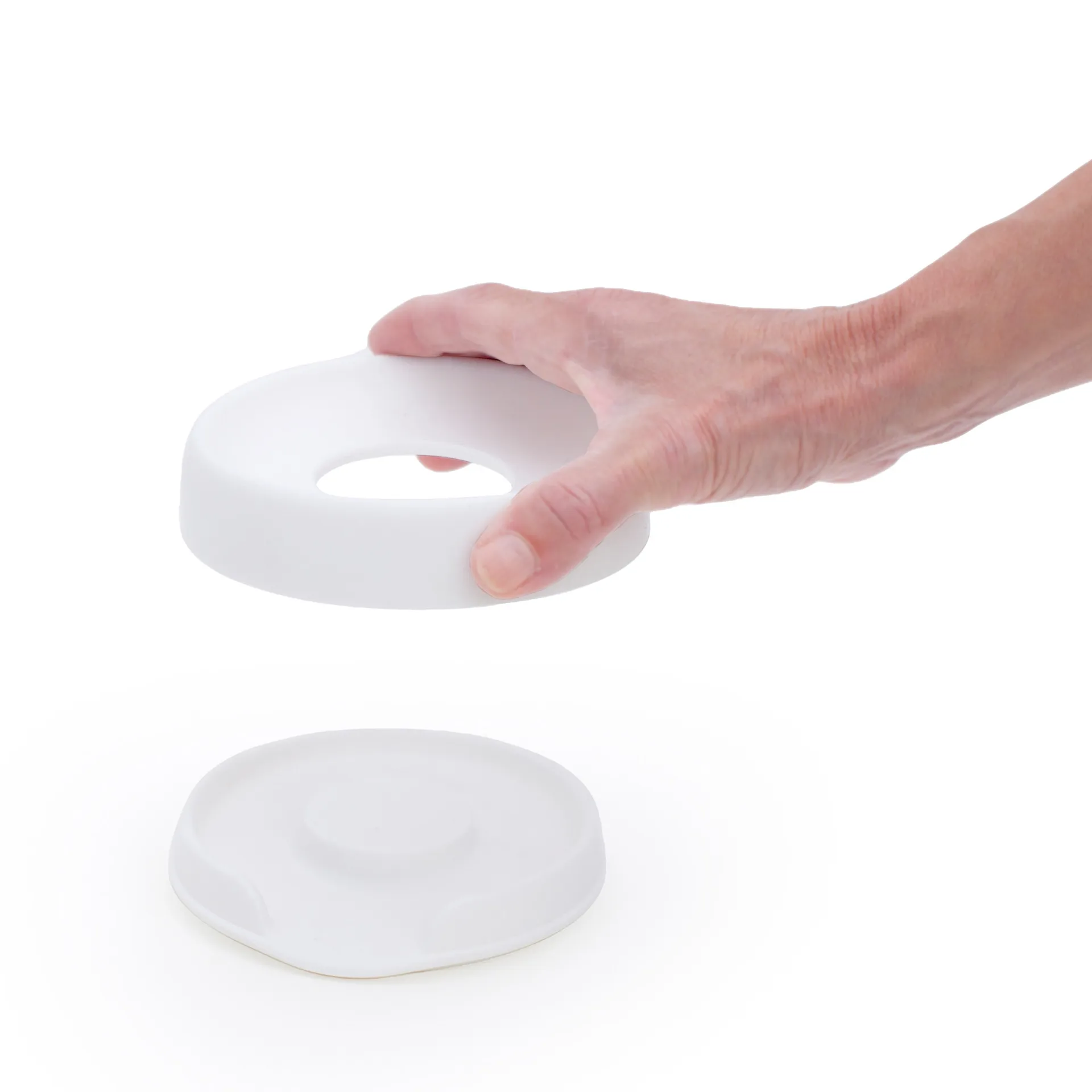Soap tray with concealed drain spout in silicone - medium, White Bosign