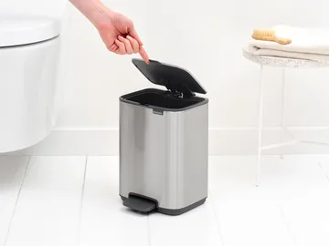 Bo pedal bin 4 L - Matte Steel Fingerprint Proof - Brabantia