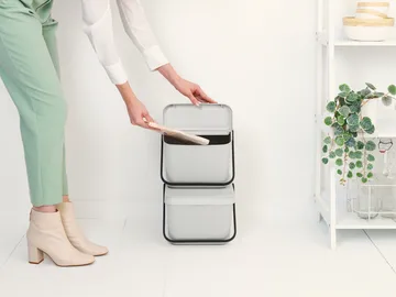 Sort & Go stackable waste bucket 20 L - Light grey - Brabantia