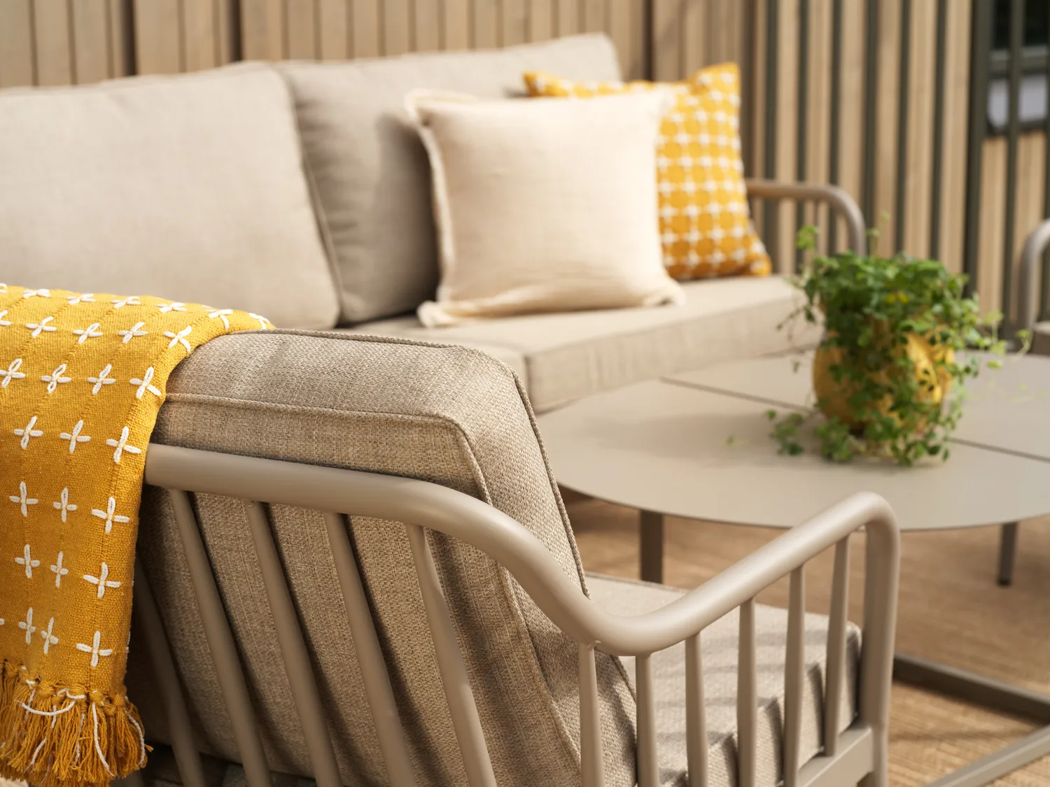 Coleville armchair, Khaki-burlap beige Brafab