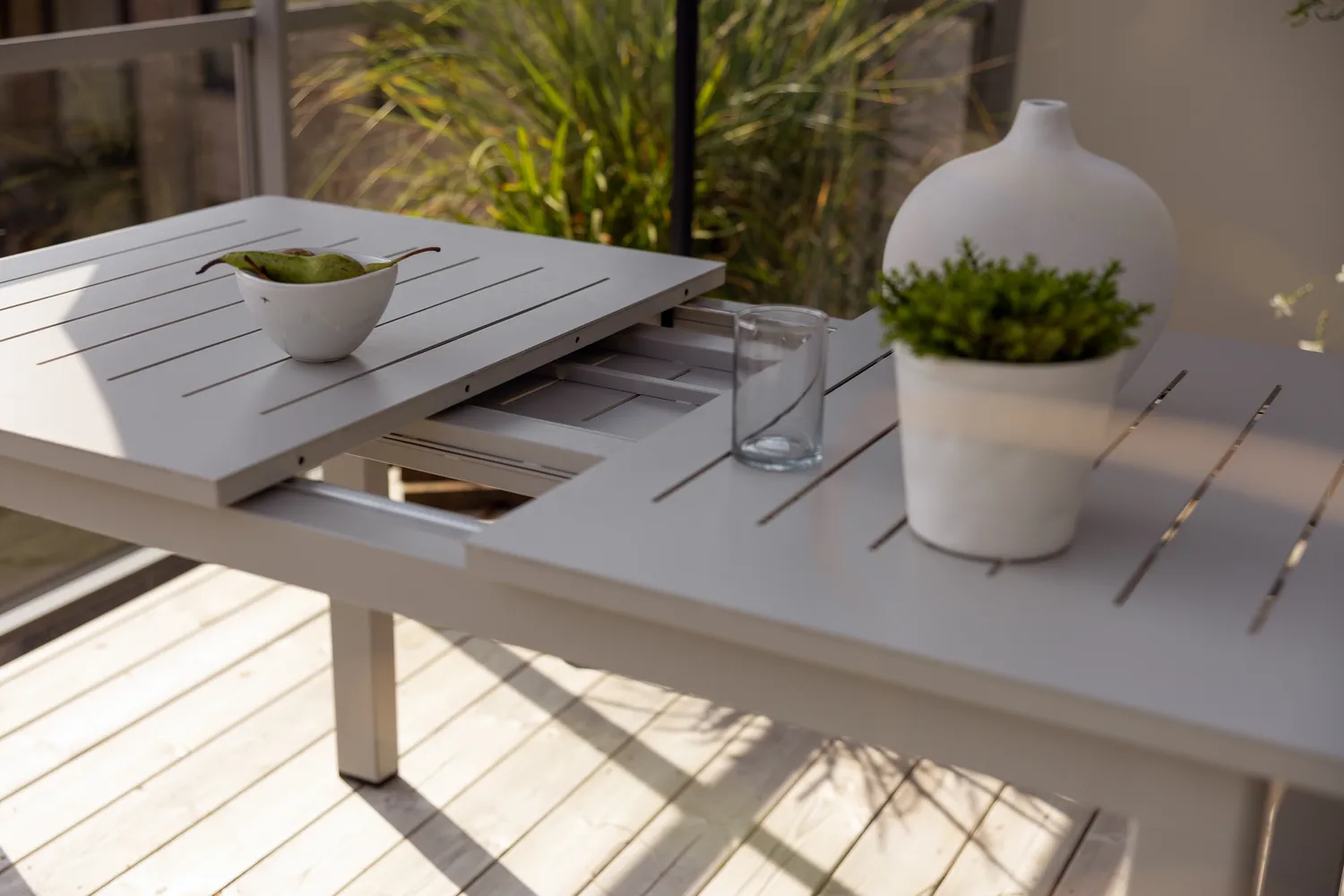 Lomma dining table, Light grey, 132x80x73 cm Brafab