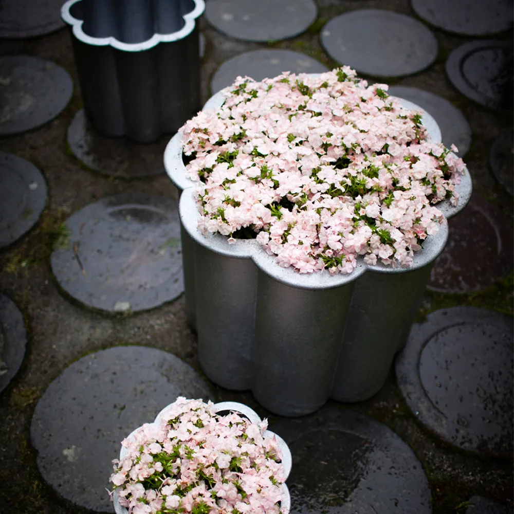 Gråsippa plant pot, Aluminum sand-casted, no. 2 Ø41 cm Byarums bruk