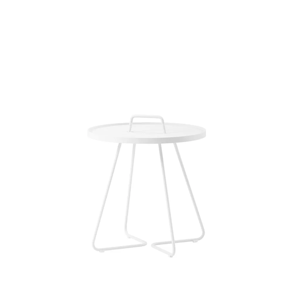 On the move table Ø37 cm, White Cane-line