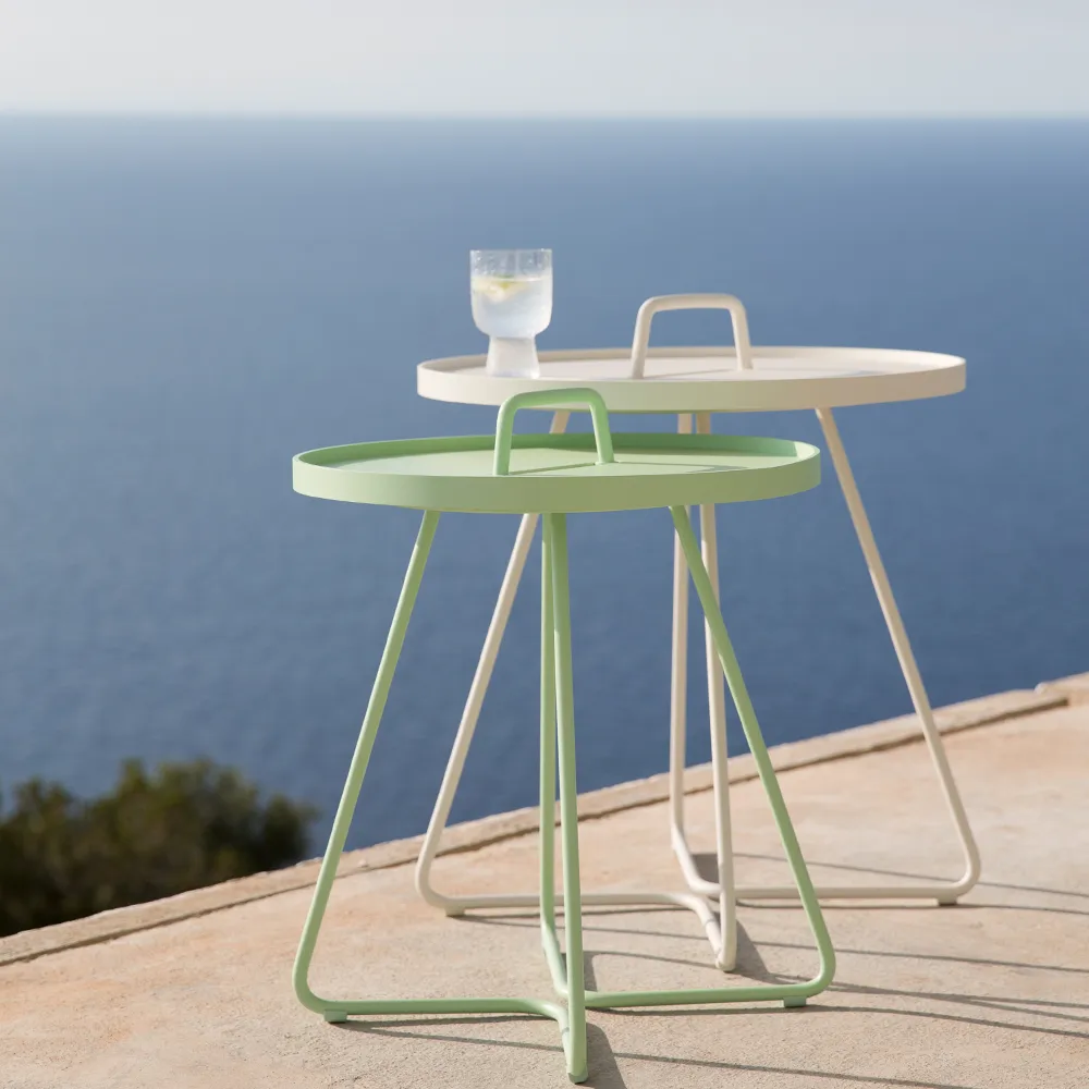 On the move table Ø44 cm, Dark green Cane-line