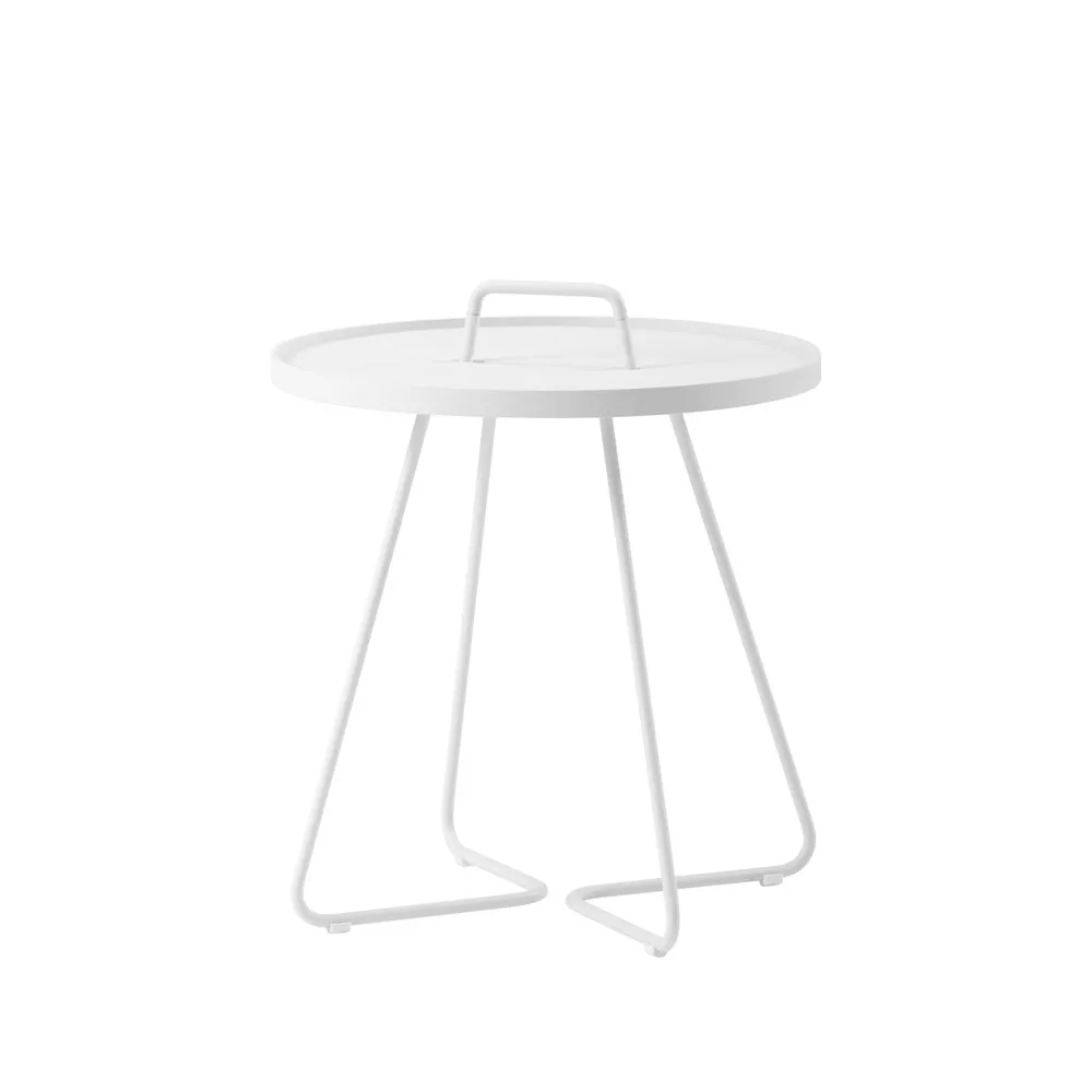 On the move table Ø44 cm, White Cane-line