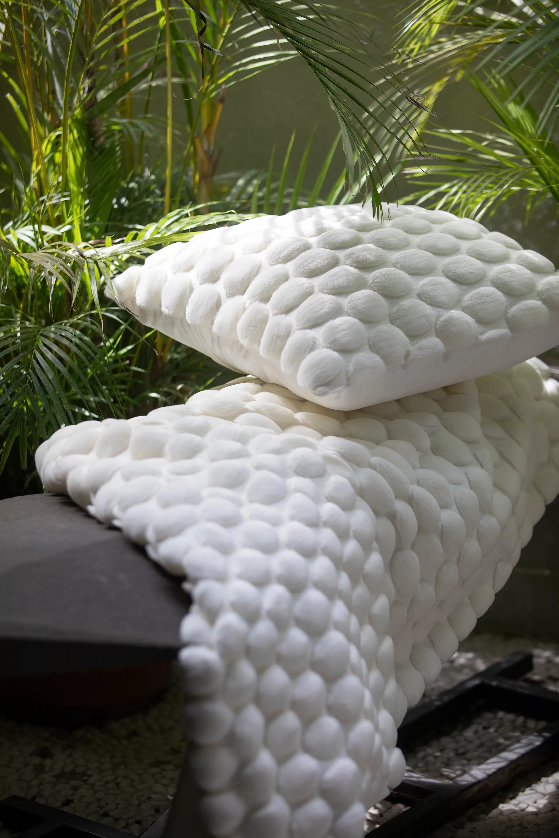 Egg Collection throw 170x130 cm, White Ceannis