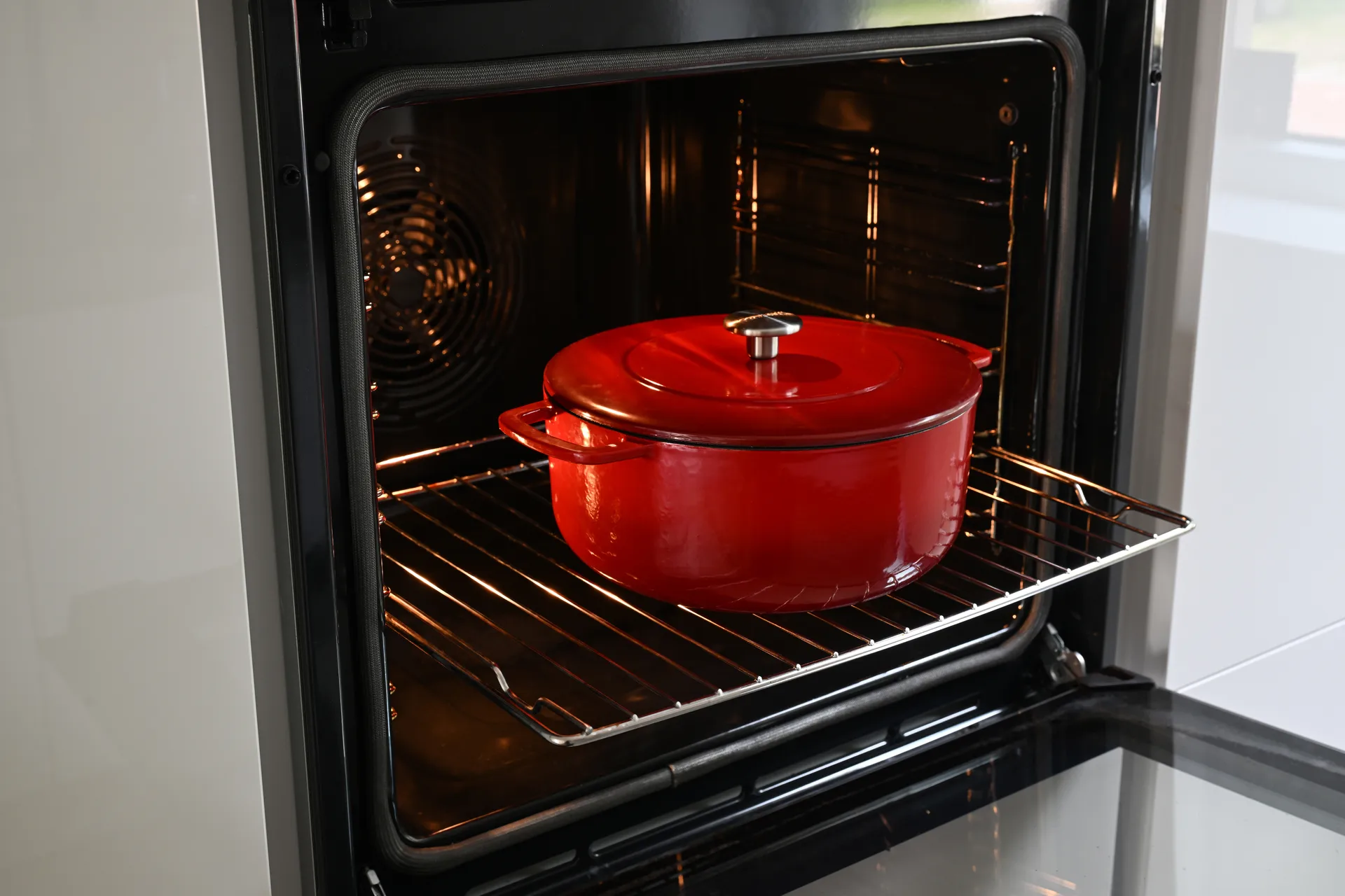 Combekk Enameled cast iron casserole Ø24 cm, Cherry Combekk