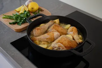 Combekk Enameled cast iron sauté pan Ø28 cm - Black-silver knob - Combekk