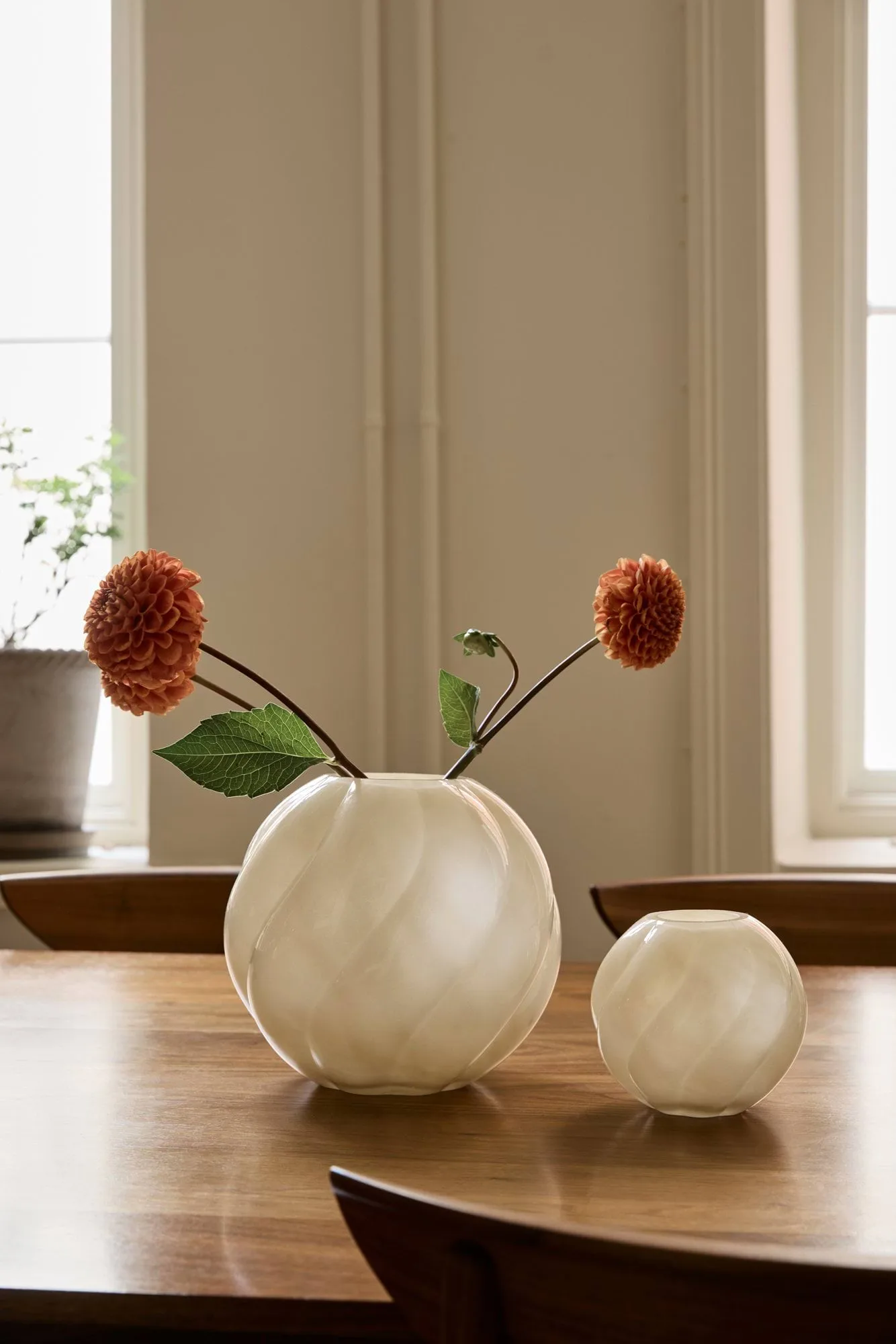 Twist ball vase 12 cm, Butter yellow Cooee Design