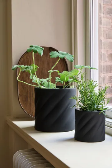 Twist plant pot - Black, small Ø12 cm - Cooee Design