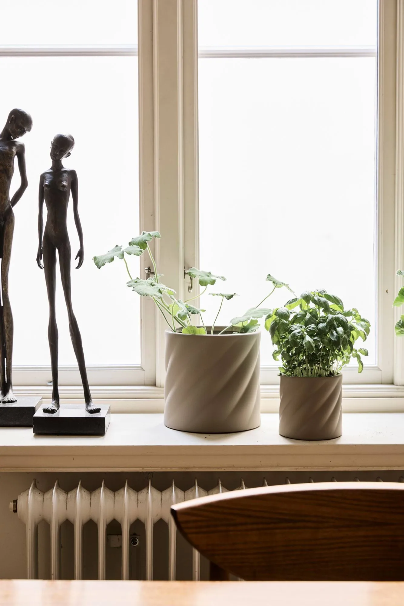Twist plant pot, Sand, small Ø12 cm Cooee Design
