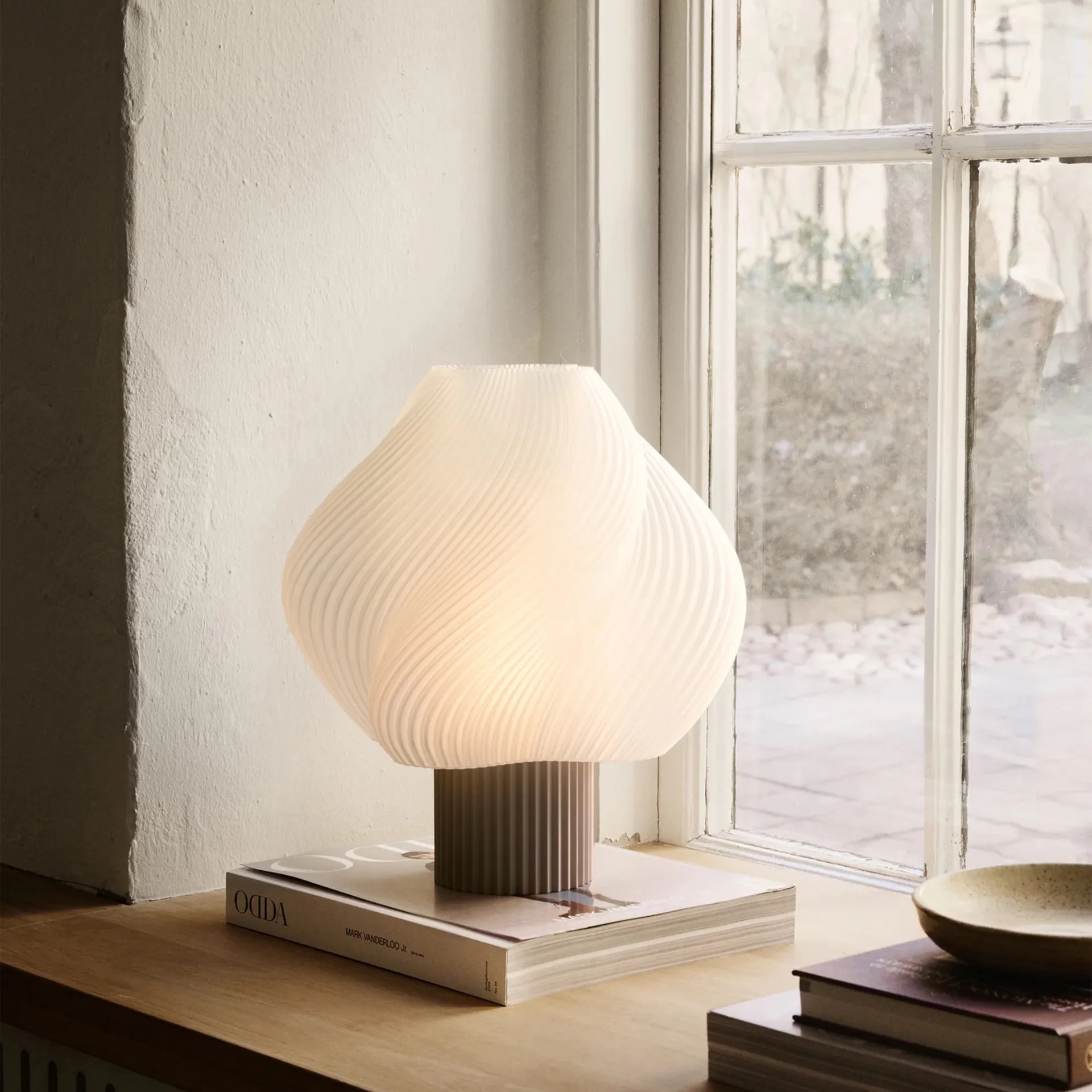 Soft Serve table lamp, Mocha, Grande, 34 cm Crème Atelier