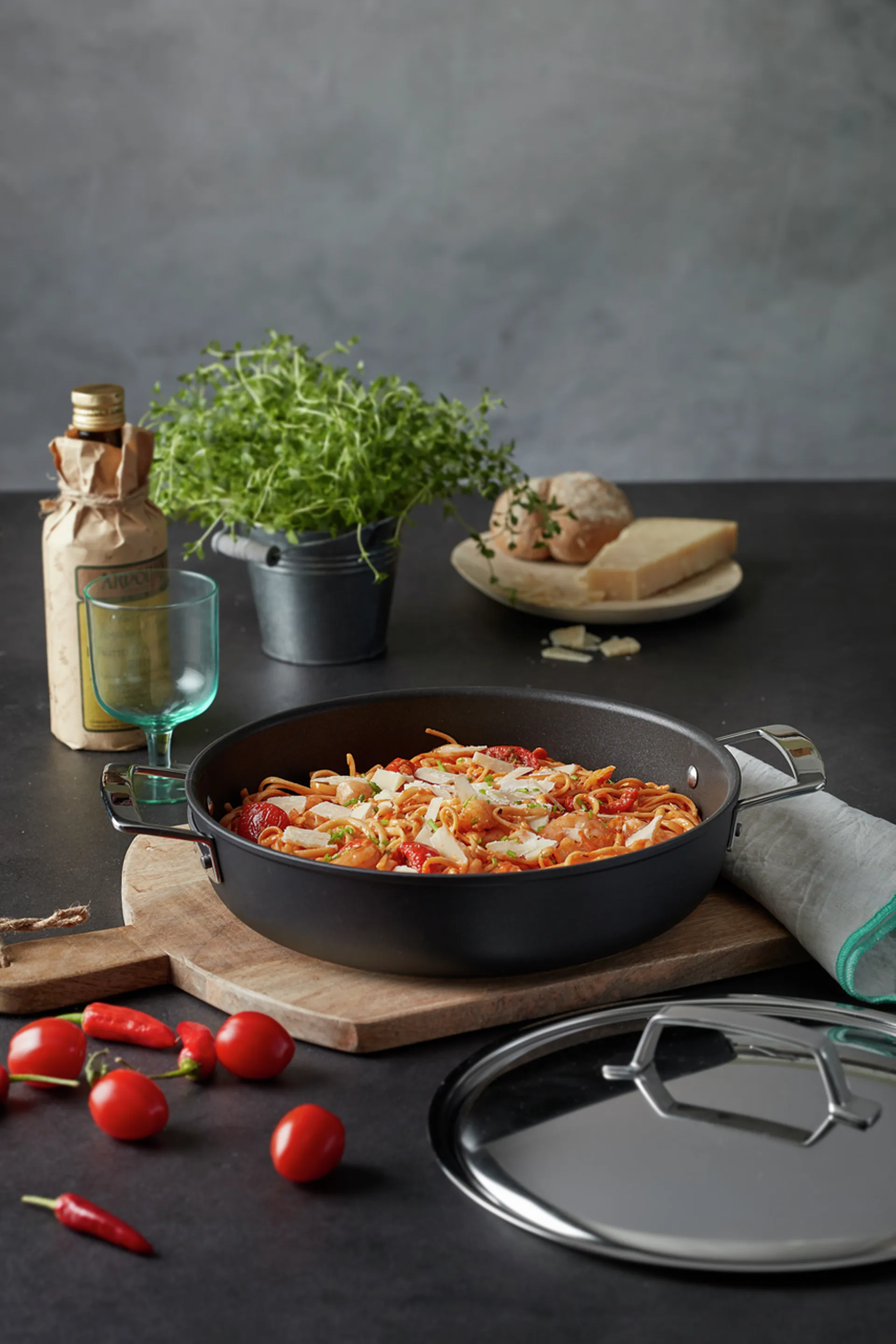 Demeyere Alu Pro sauce pan, Black Demeyere