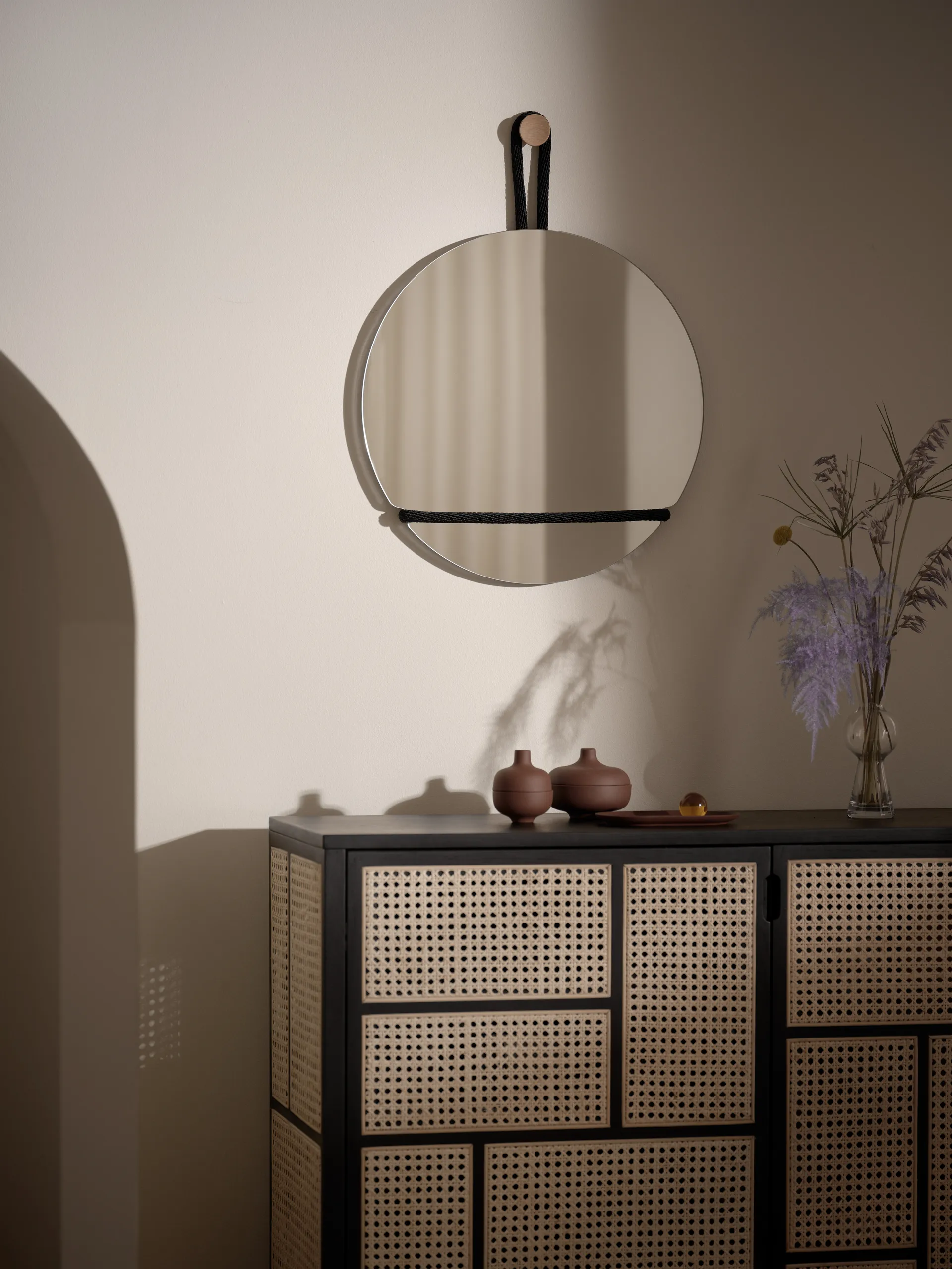 Lasso mirror round, clear-black Design House Stockholm