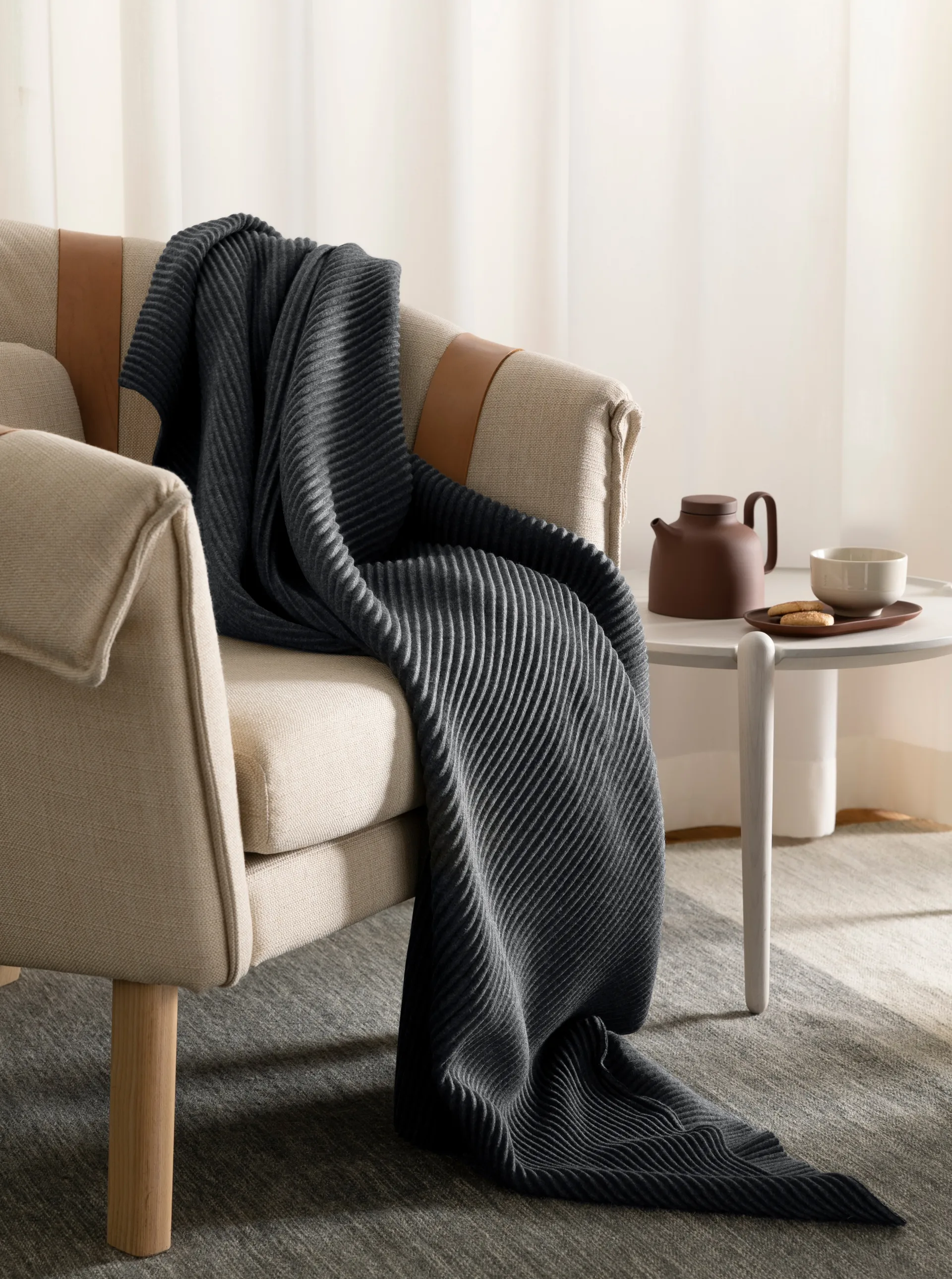 Pleece throw 140x160 cm, Dark grey Design House Stockholm