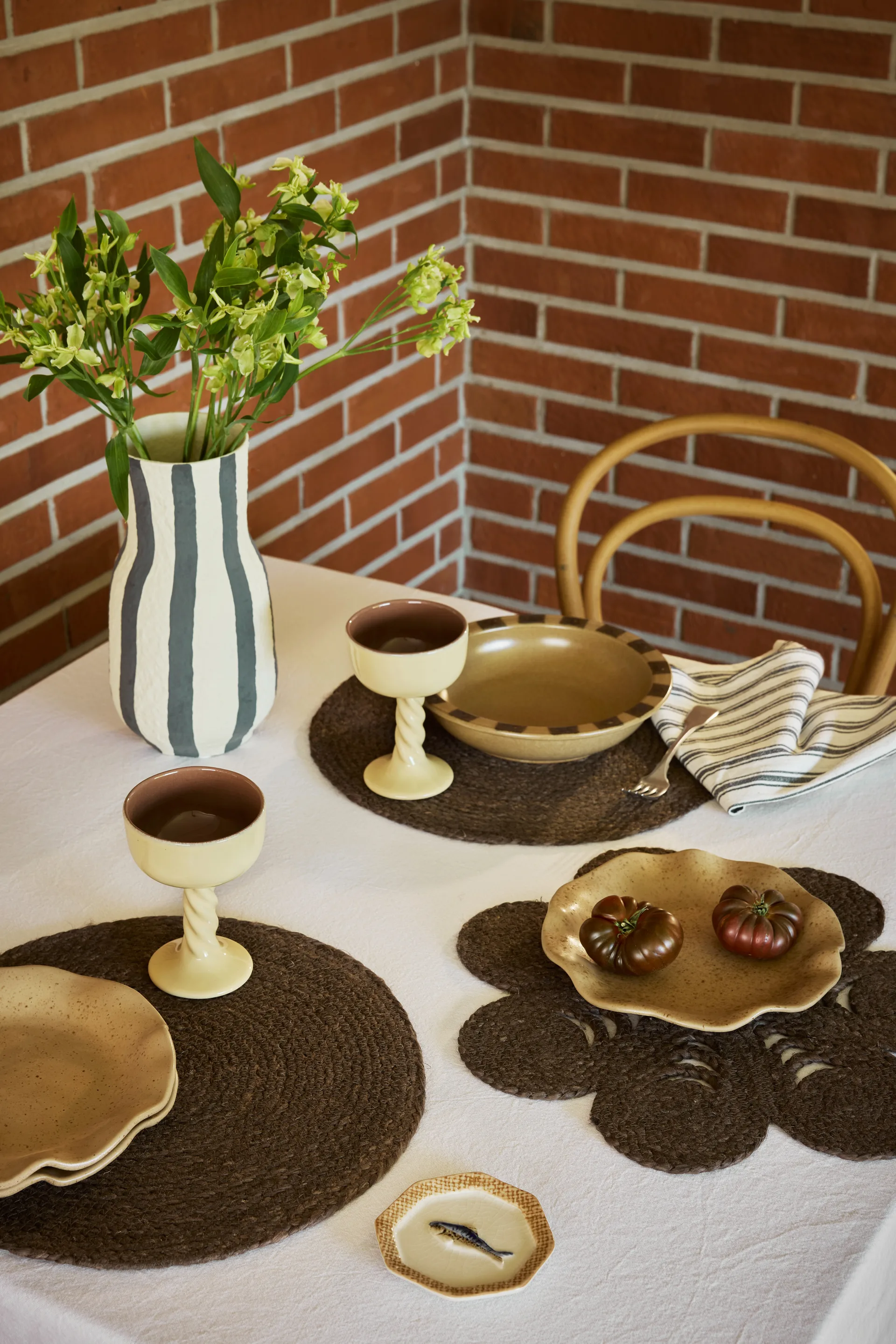 Elin placemat anemone Ø40 cm, Coffee Dixie