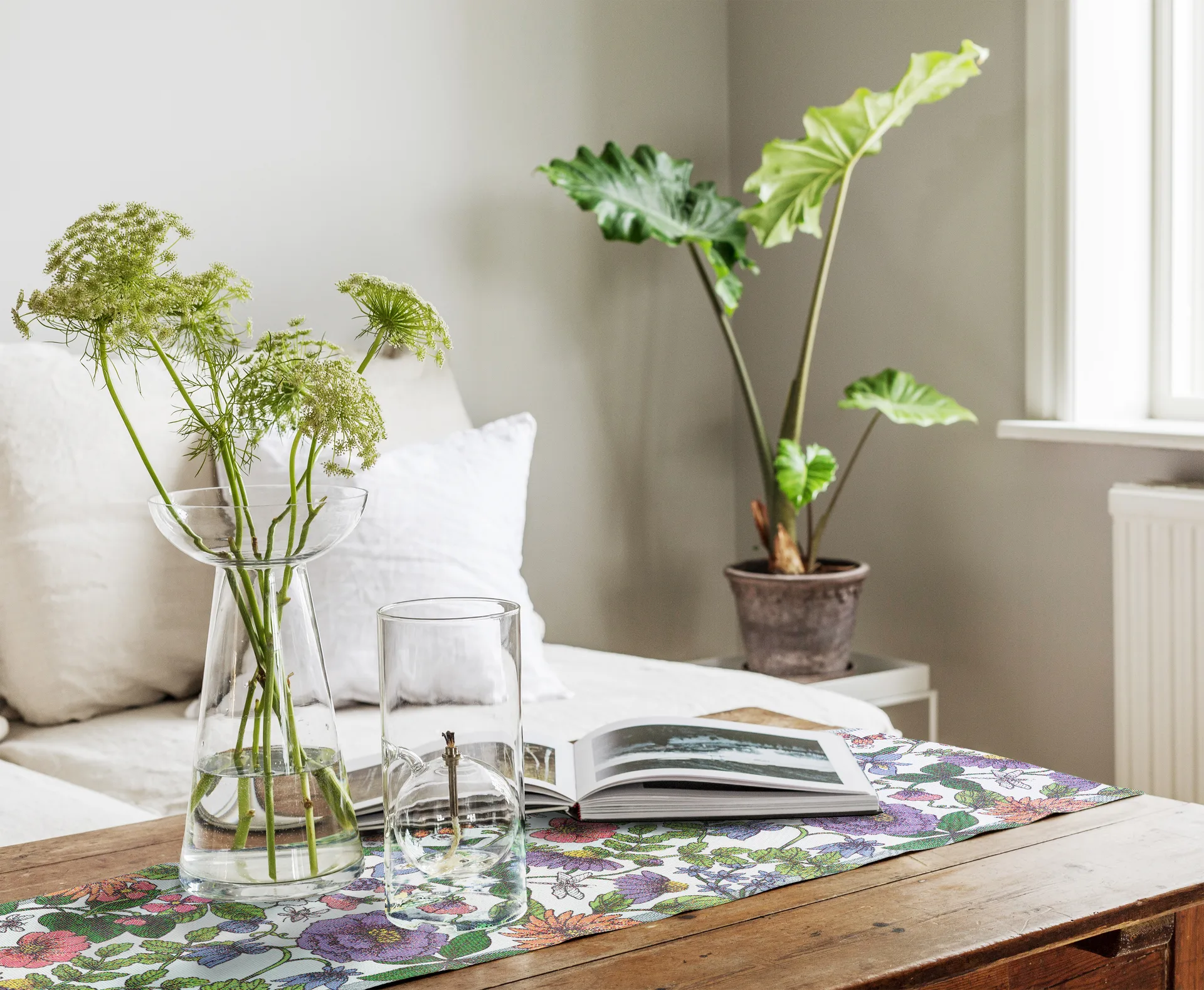 Flora runner, 35x140 cm Ekelund Linneväveri