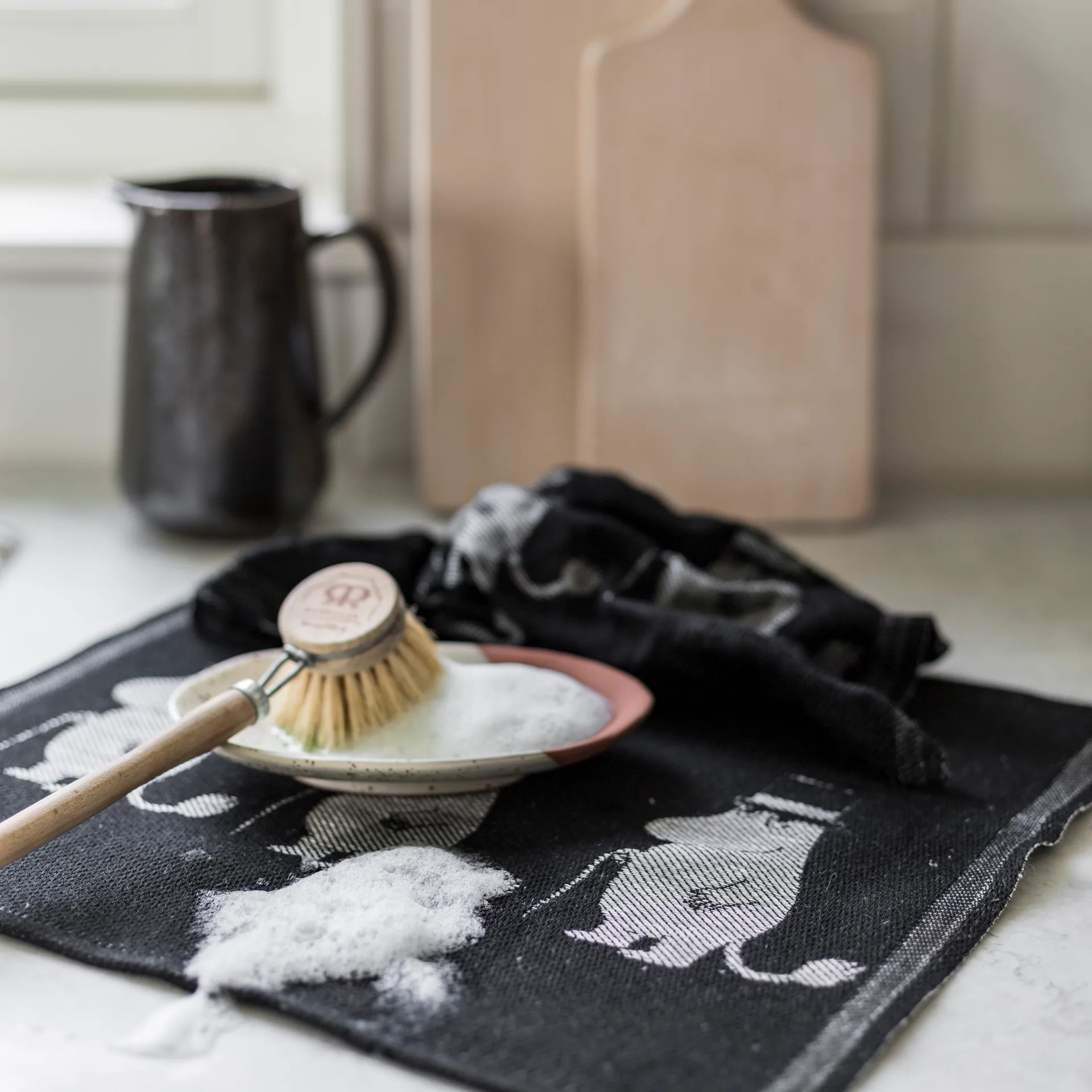 Moominpappa dish towel 28x35 cm, black Ekelund Linneväveri
