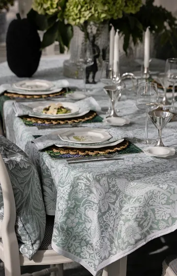 Strawberry Thief tablecloth 150x250 cm - Green - Ekelund Linneväveri