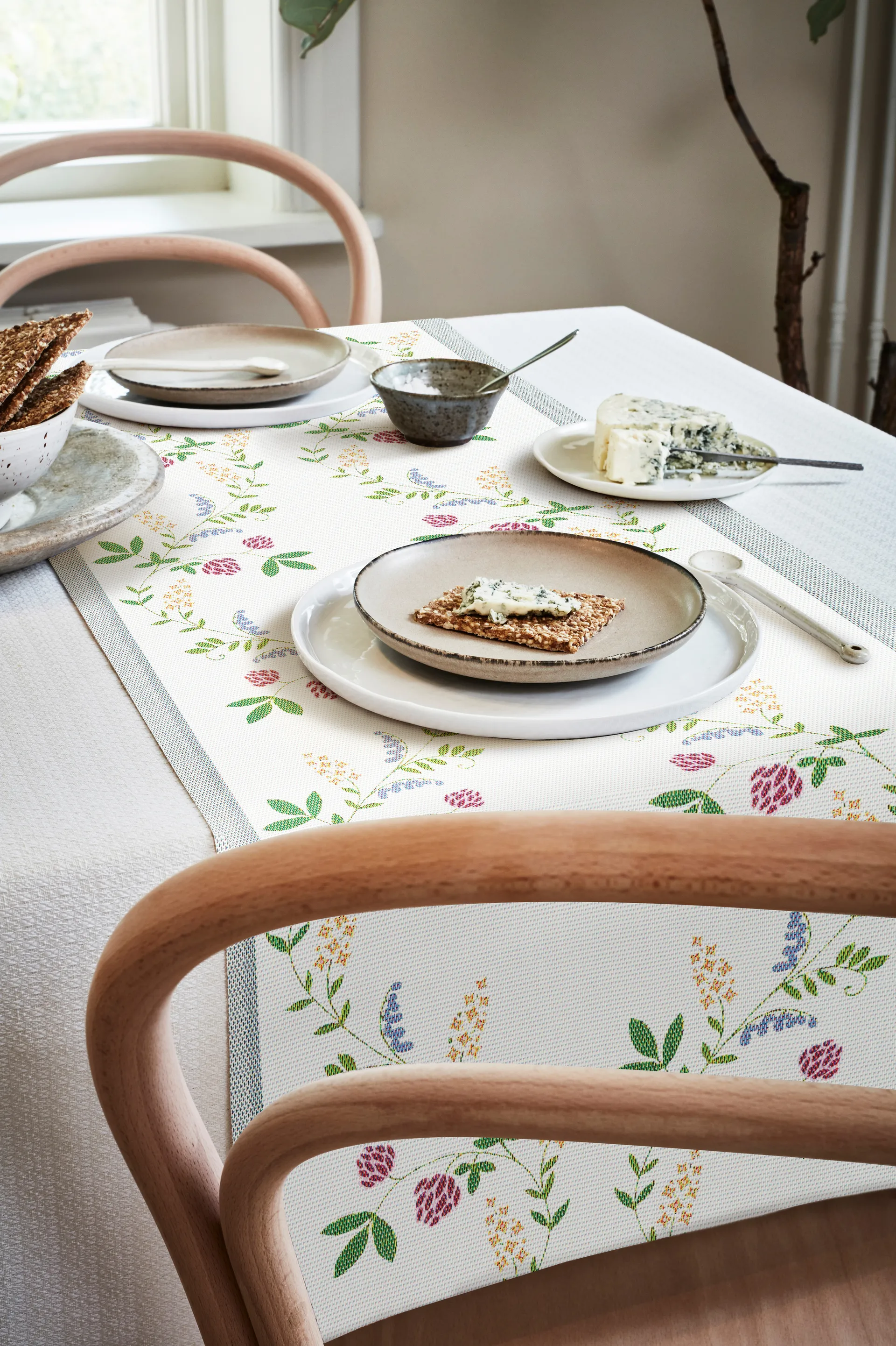 Summer flowers runner, 35x120 cm Ekelund Linneväveri