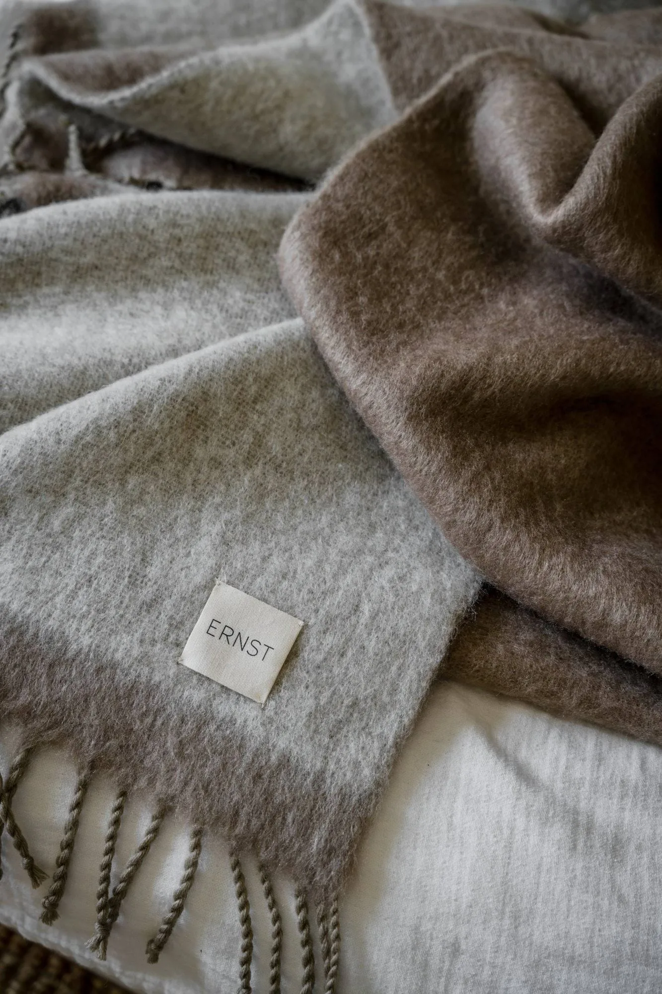 Ernst throw with fringe 130x170 cm, Beige-white ERNST