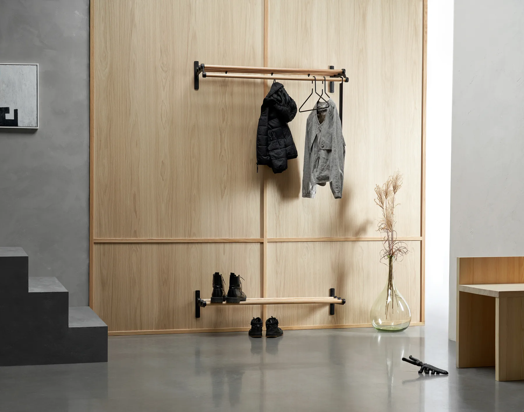 Nostalgi 291 hat shelf 100 cm, Black-black Essem Design