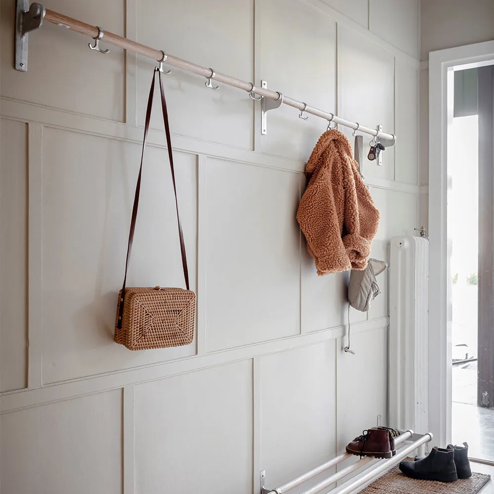 Nostalgi add-on Hook rack, Oak, aluminium stand Essem Design