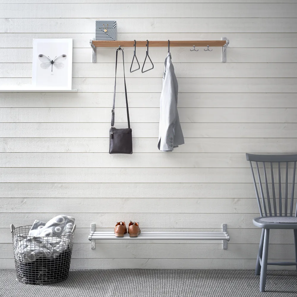 Nostalgi Shoe or hat shelf, Walnut, white stand Essem Design