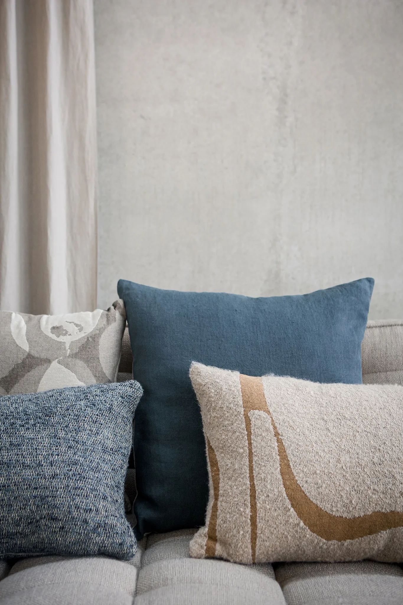 Avana abstract pillow, 60x40 cm Ethnicraft
