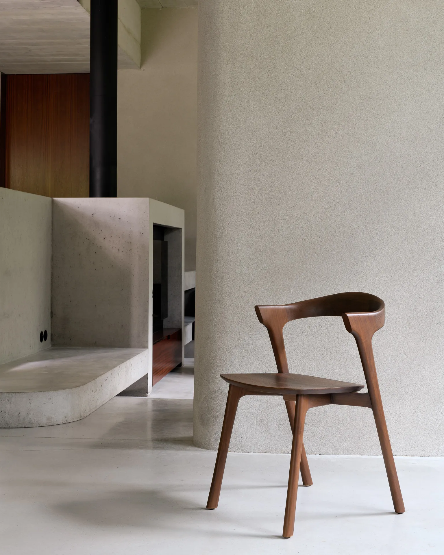 Bok Chair, Lacquered teak brown Ethnicraft