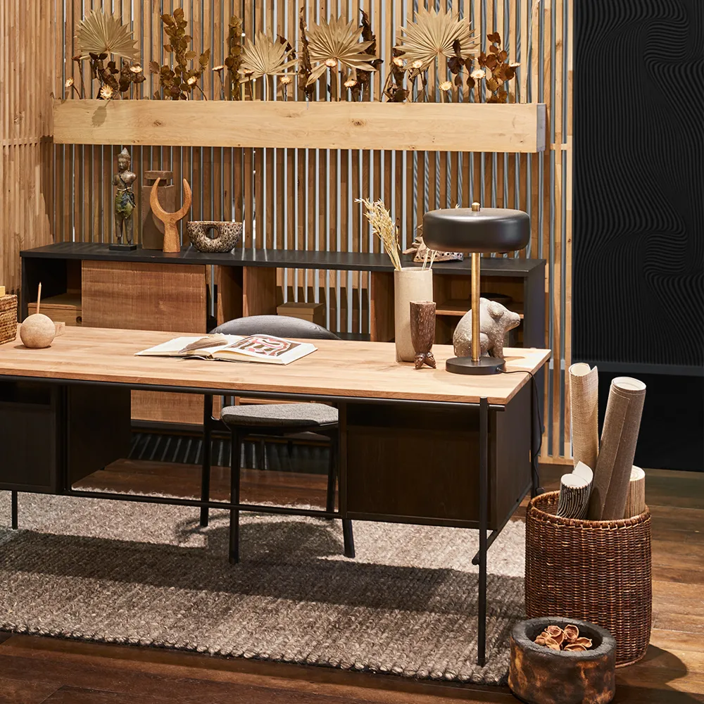 Oscar desk, Solid oak - black metal frame Ethnicraft