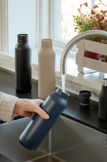 Urban thermos bottle 0.7 L - Black - Eva Solo