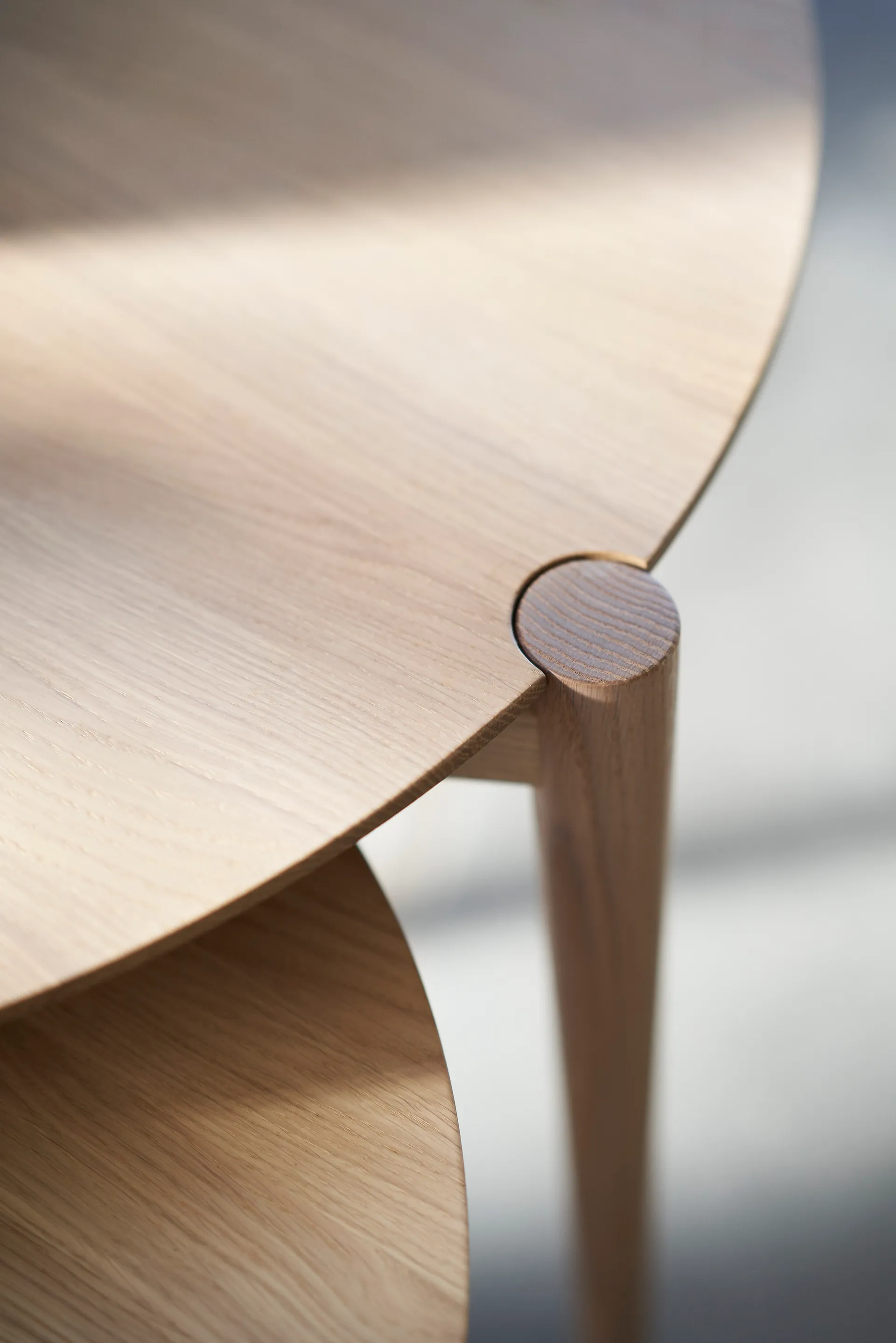 D102 Søs coffee table Ø55 cm, Oak nature lacquered FDB Møbler