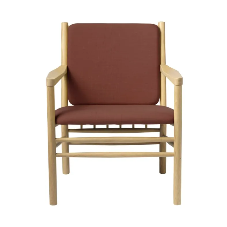 J147 armchair, Oak nature lacquered-burnt orange FDB Møbler
