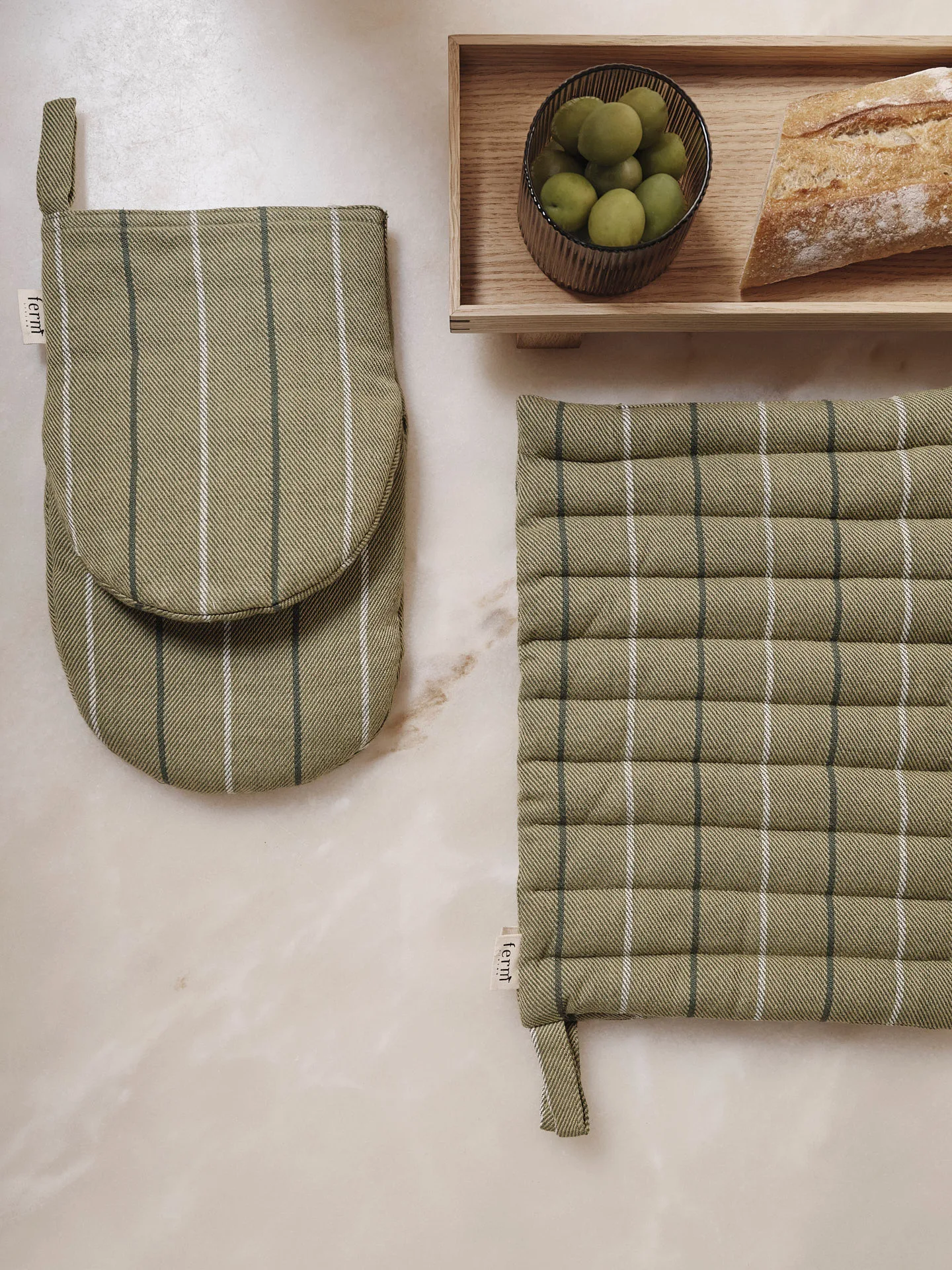 Ito oven glove, Seaweed Ferm Living