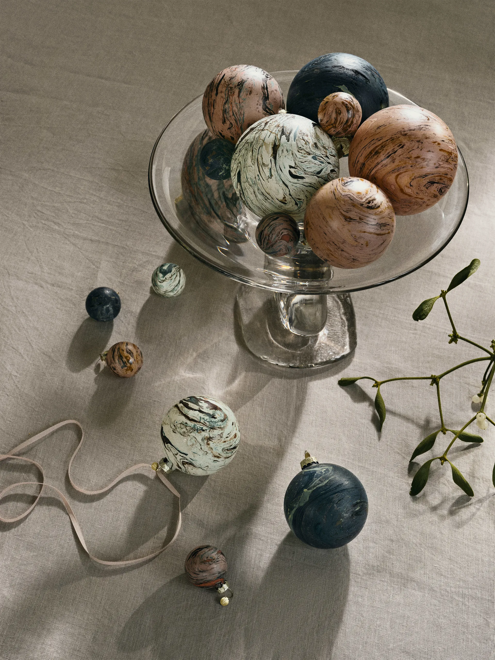 Marble decorative baubles mixed 4-pack, Large Ferm Living