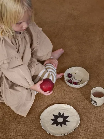 Naive children's dinnerware set 3 pieces - Red brown - Ferm Living